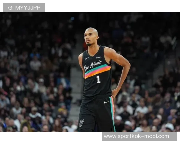 文班在圣诞大战中展现高僧形态285分钟狂砍282分三项命中率惊人